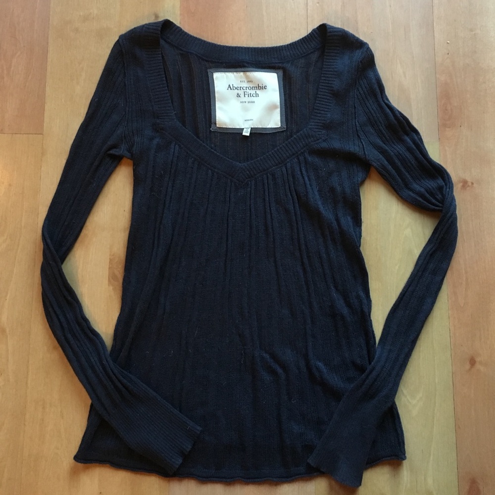Abercrombie & Fitch navy sweater medium