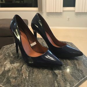 Navy patent pumps