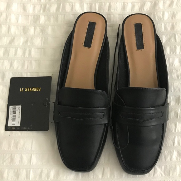 Forever 21 Loafer Mules in Black - Picture 2 of 4