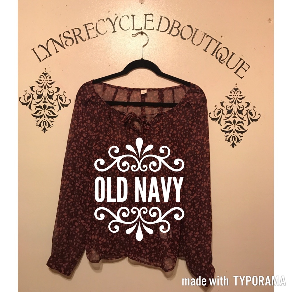 NWT floral sheer Old Navy shirt! Size Small! 😍