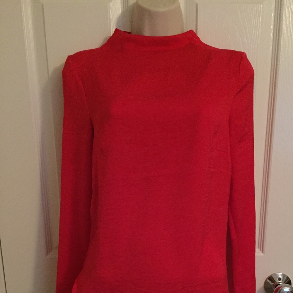 NWT Silky H&M Holiday blouse