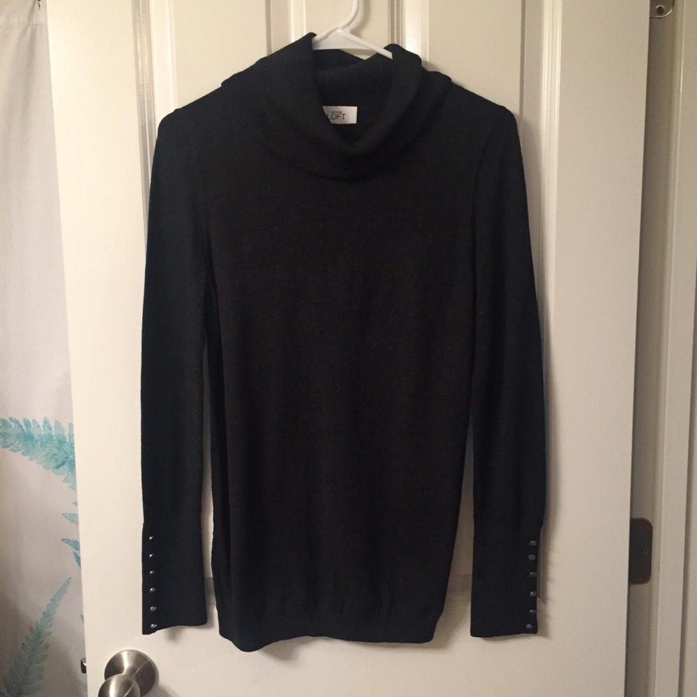 Gray LOFT turtleneck