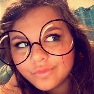 Meet your Posher, Sabrina