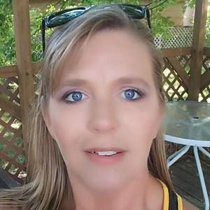 Meet your Posher, Dee