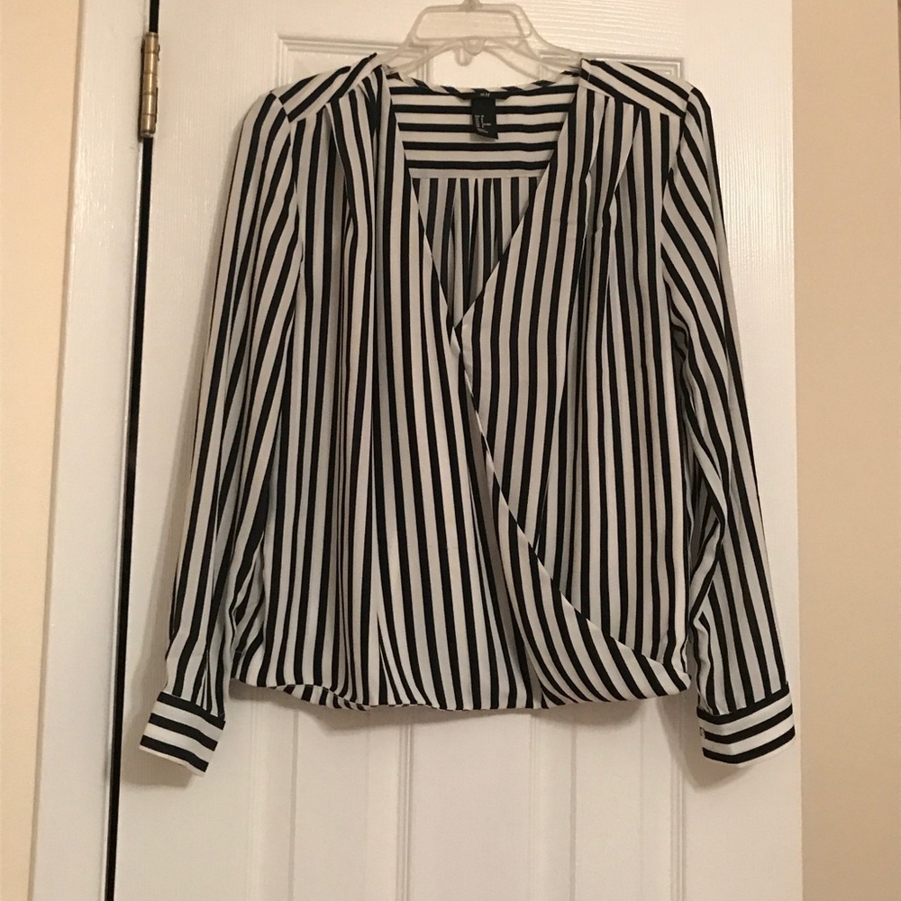 Black & White Striped Long Sleeved Top