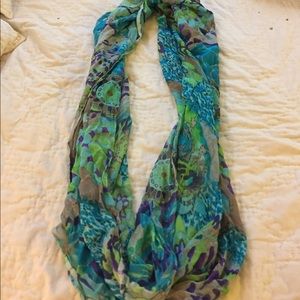 Infiniti scarf