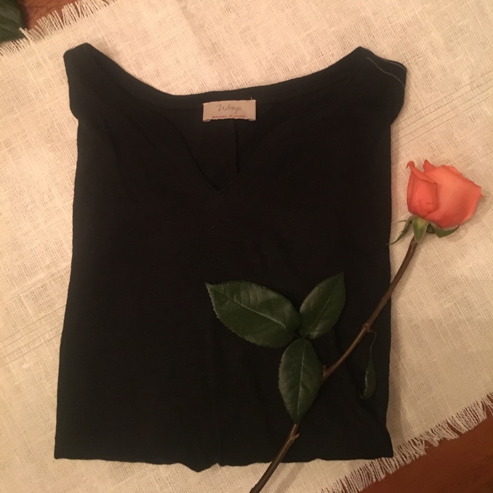 Wrap London Linen black shirt sleeve blouse.