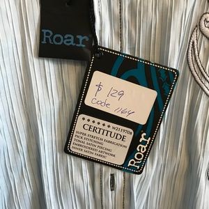 🔴Men’s Roar long sleeve dress shirt