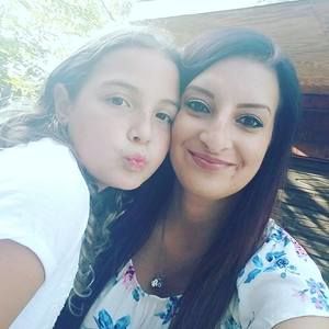 Meet your Posher, Adina