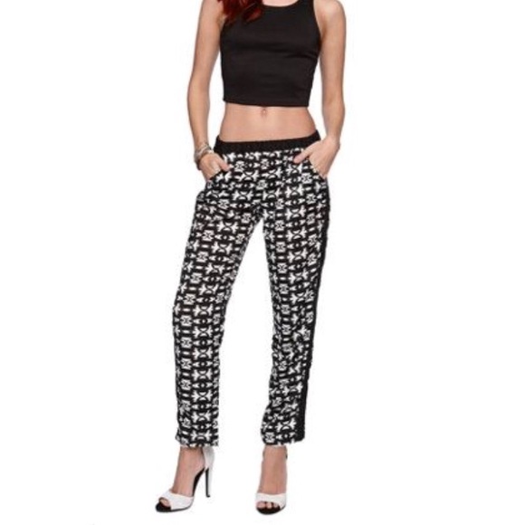 Patterned pants - Picture 2 of 3