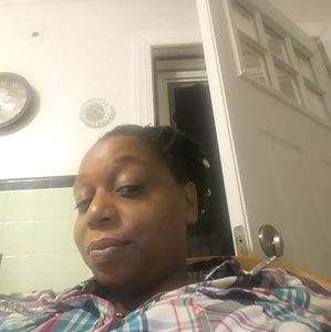 Meet your Posher, Eboney