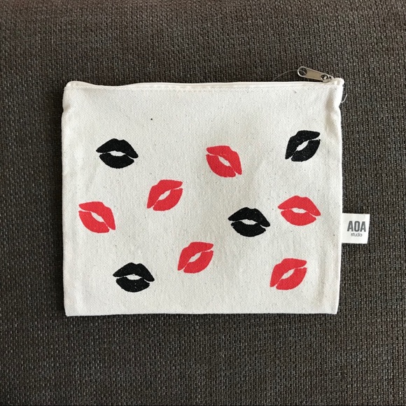 Adorable Travel/Make-Up Bag - Picture 1 of 1