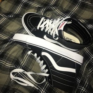 🖤 Vans sk8 hi black and white 🖤