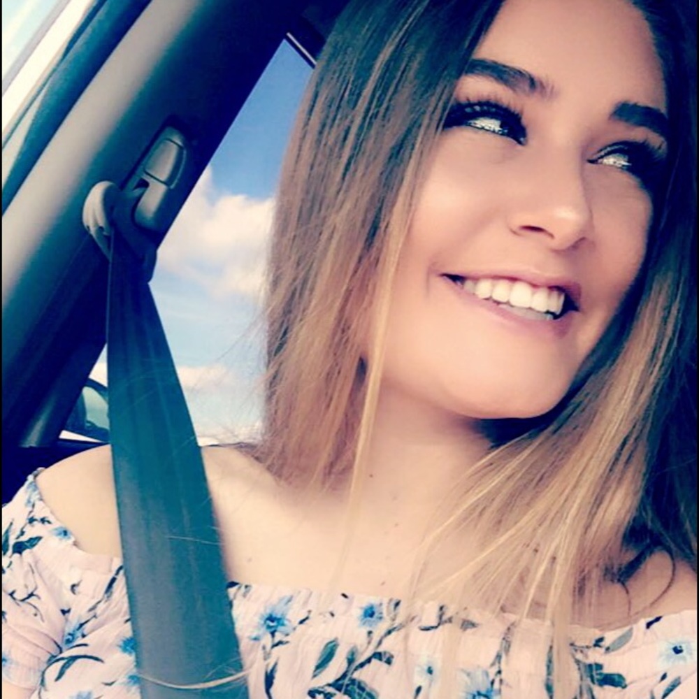 Meet your Posher, Alyssa