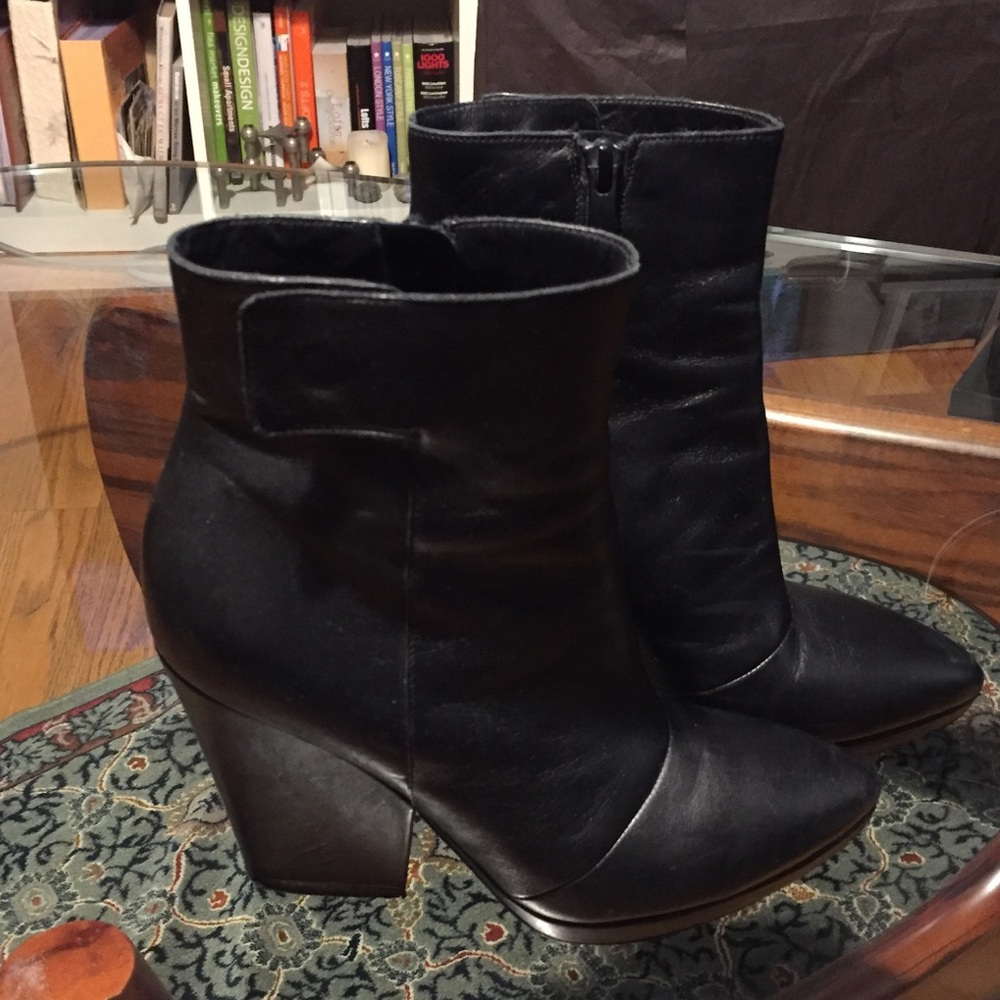 Vince black ankle boots booties 8