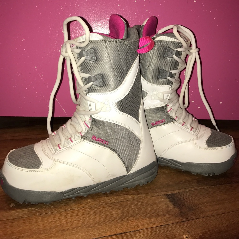 Burton snowboarding boots size 7.5
