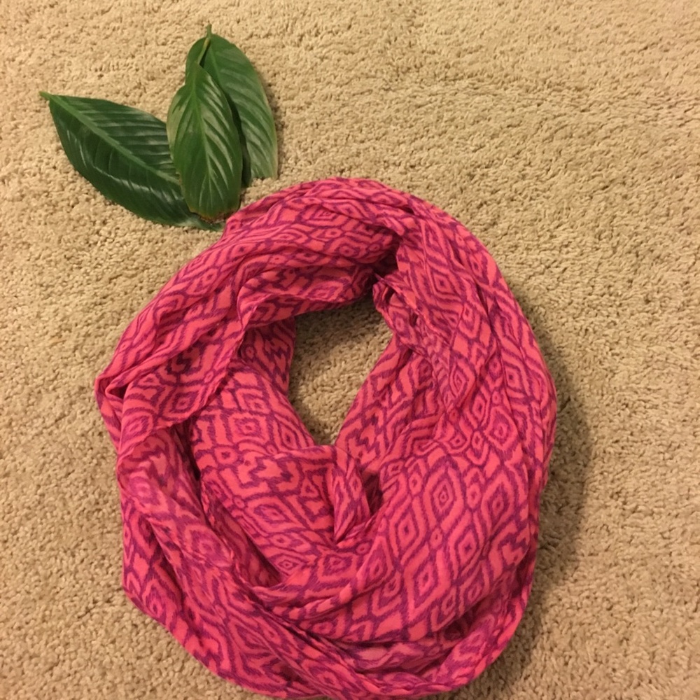American Eagle pattern scarf