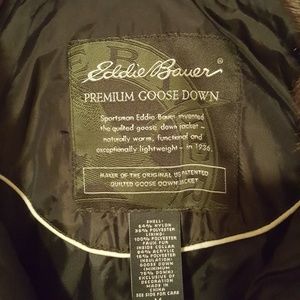 Like new green Eddie Bauer vest/puffer