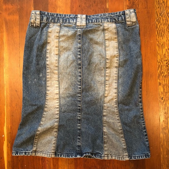 Vintage 1990’s Jean Skirt! 💋 - Picture 2 of 2