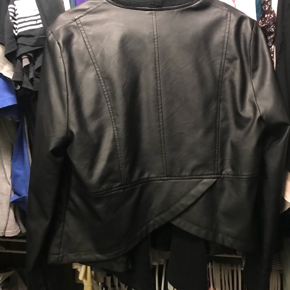 PRICE DROP —-Back jacket - Picture 2 of 3