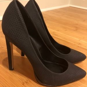 Black Rock & Republic Pumps - size 7 - Never worn!