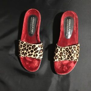 Donald j Pliner leopard w/red lining 9m