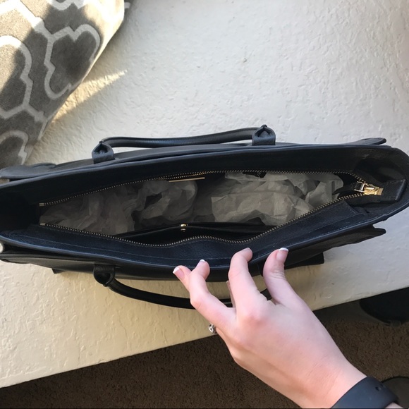 Tory Burch Handbag - Picture 4 of 7