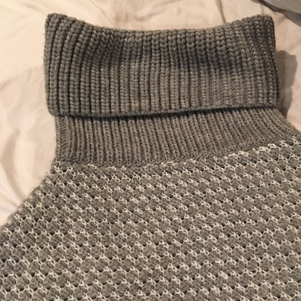 Poncho - Picture 3 of 4