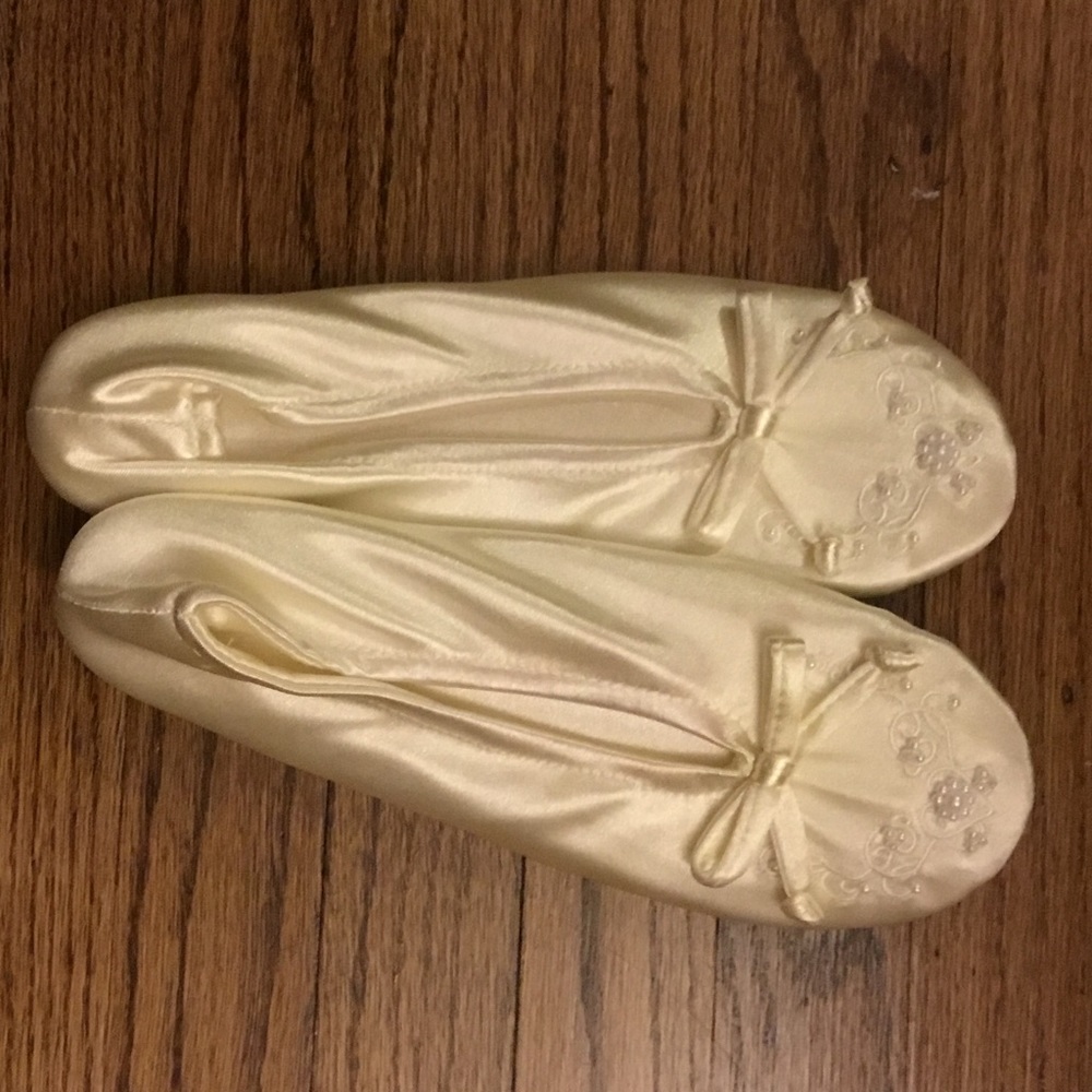 David’s Bridal Sz7/8 Slippers