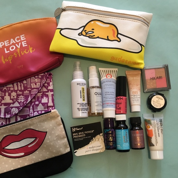 Makeup bundle with cosmetic bags - Picture 2 of 5