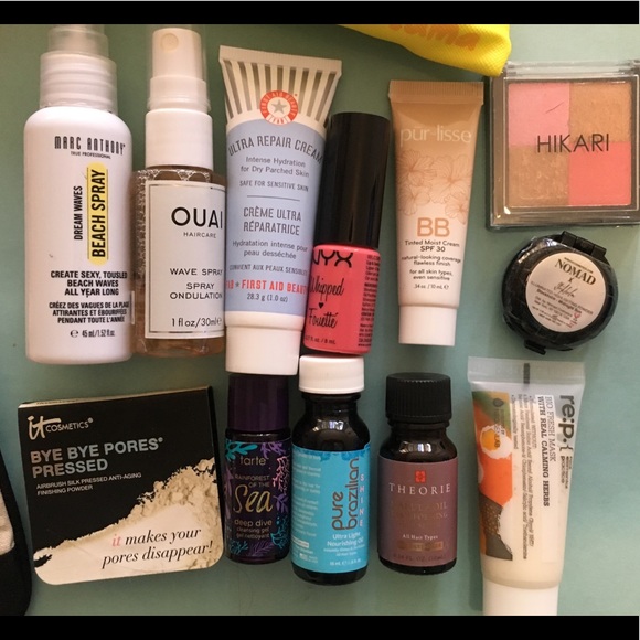 Makeup bundle with cosmetic bags - Picture 3 of 5