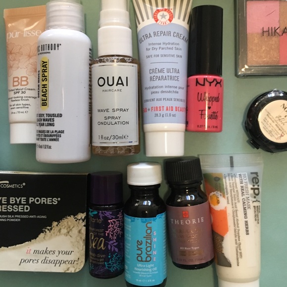 Makeup bundle with cosmetic bags - Picture 4 of 5