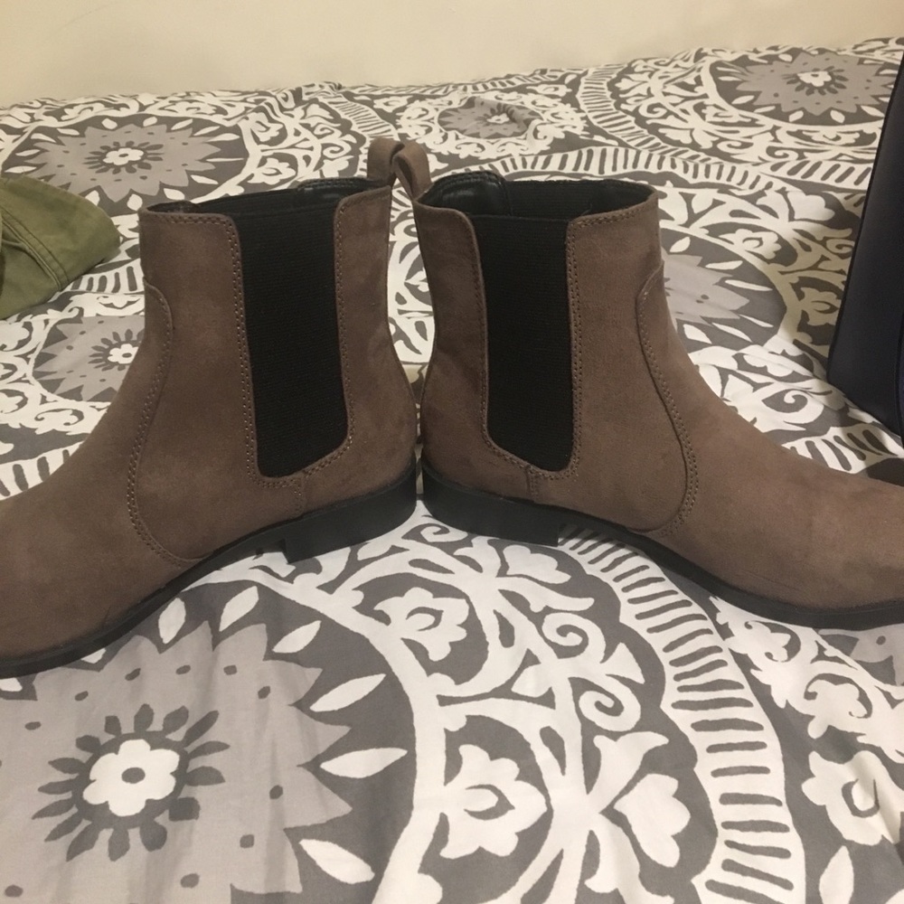 Boots - Picture 2 of 4