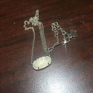 Kendra Scott necklace
