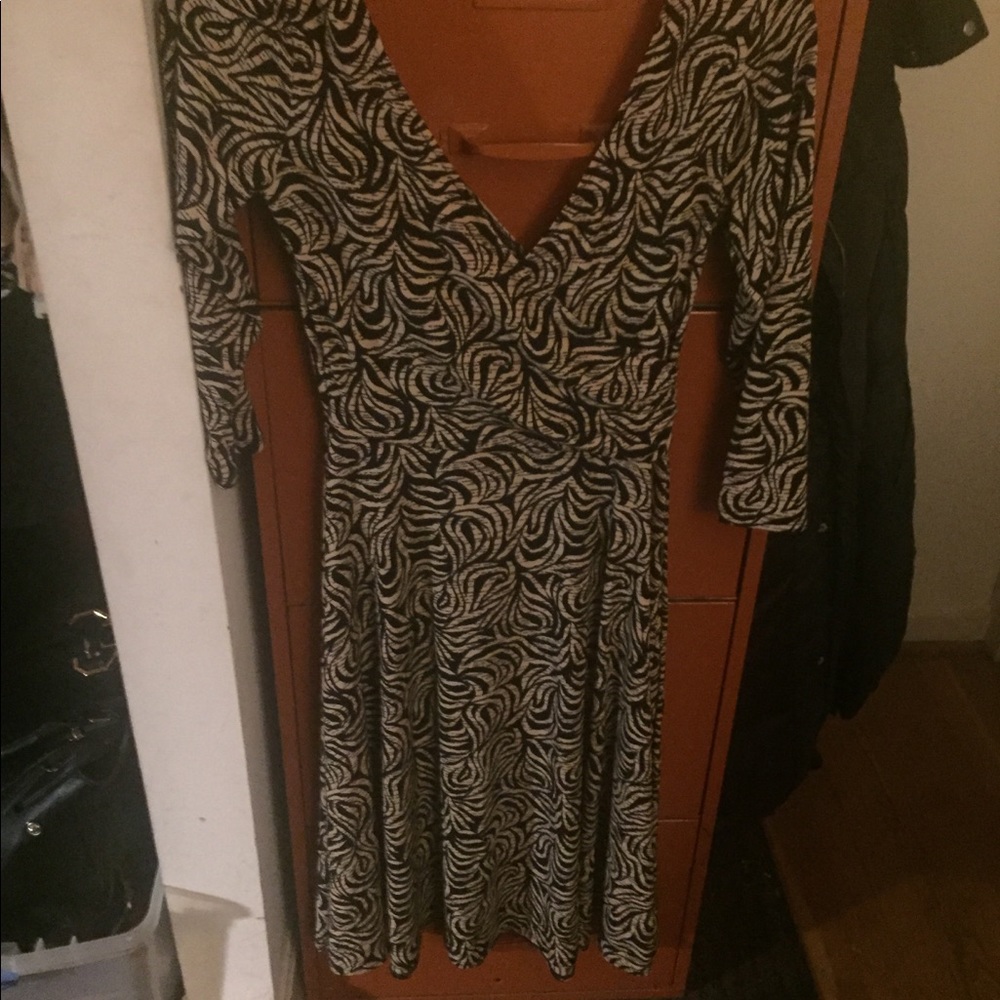 London times Long sleeved neck and back dress