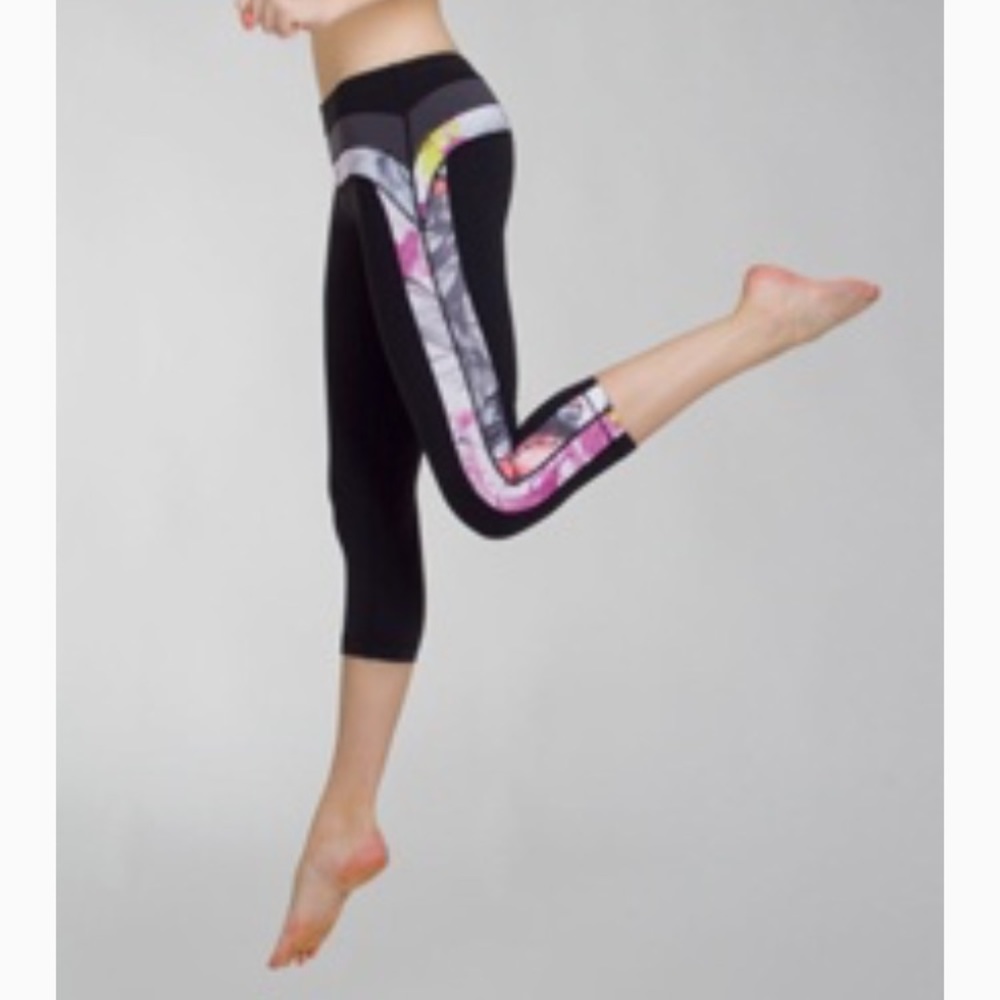 lululemon athletica Stratus Wunder Under Crop