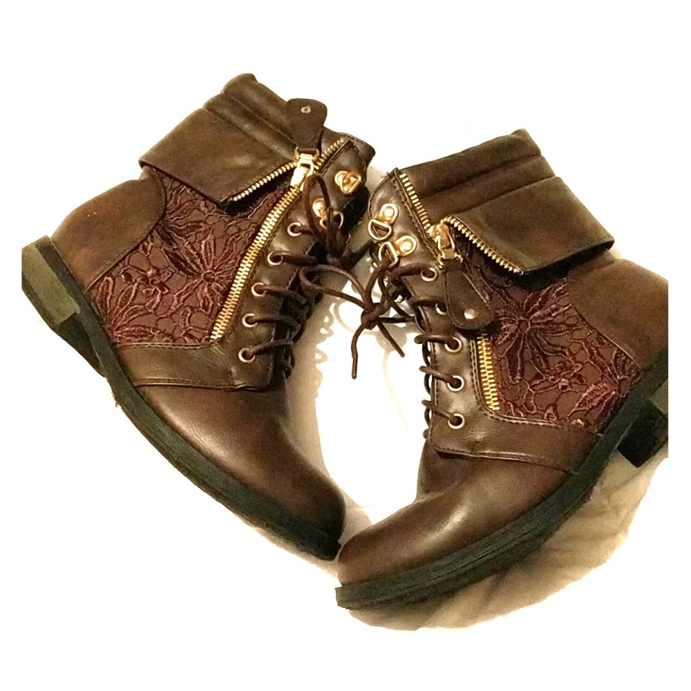 Brown boots with zipper and lace detail