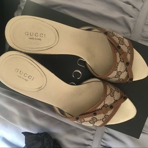Gucci Sandals 🧡