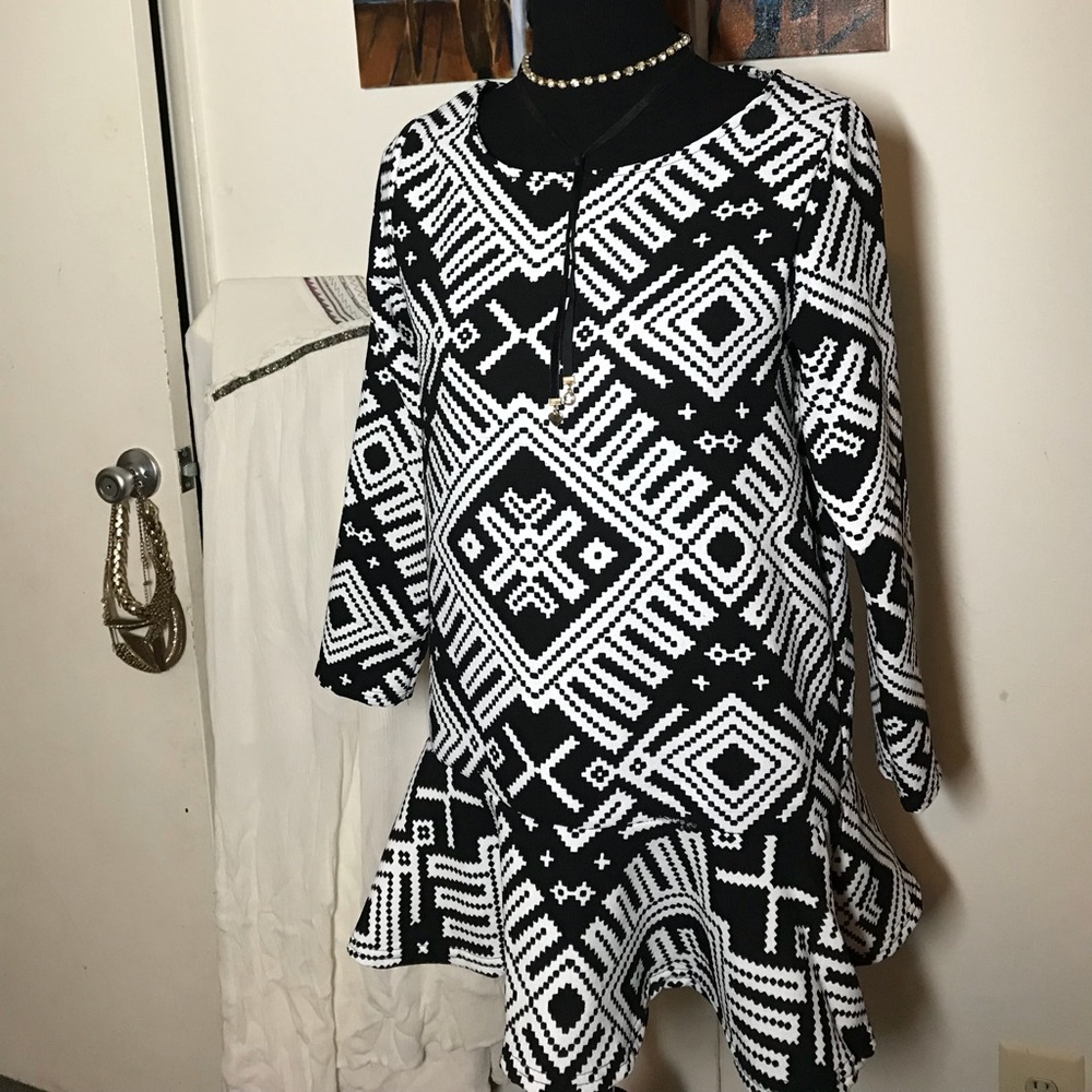 Tunic - Picture 2 of 3