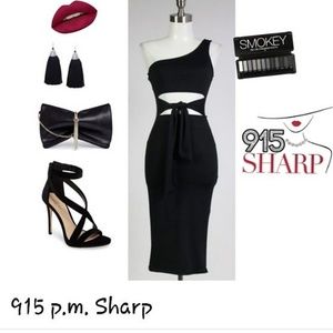 Black One Shoulder Belly Out Dress