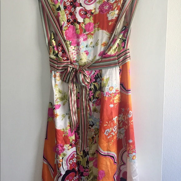 Miss Me Dress - Picture 2 of 4