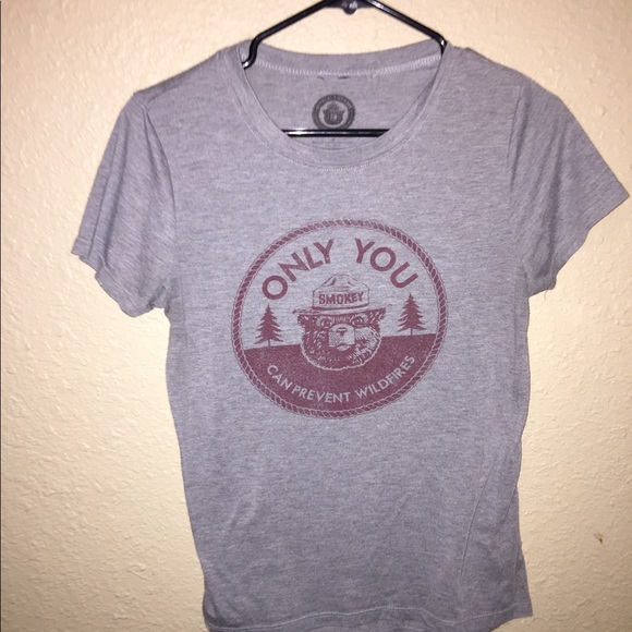 Wildfires tee🔥🐻 - Picture 3 of 3