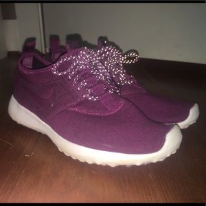 Burgundy Nike Shoes Size 6.5
