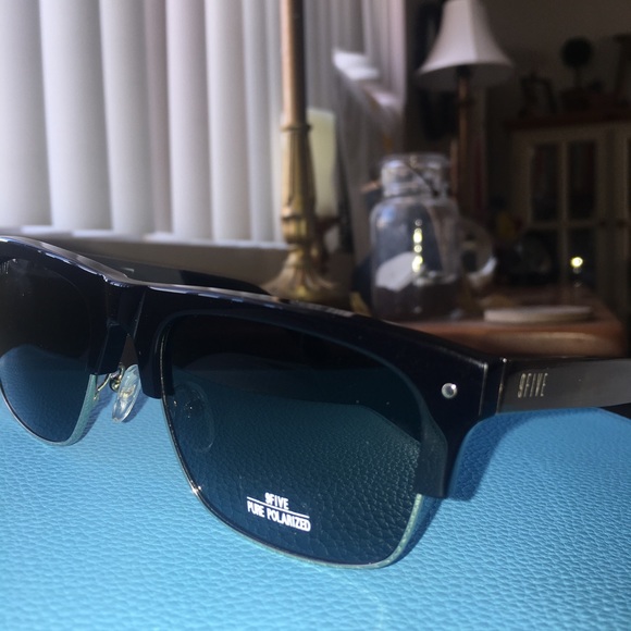 9Five sunglasses brand new