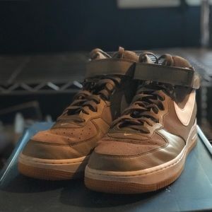 Air Force 1 Mid