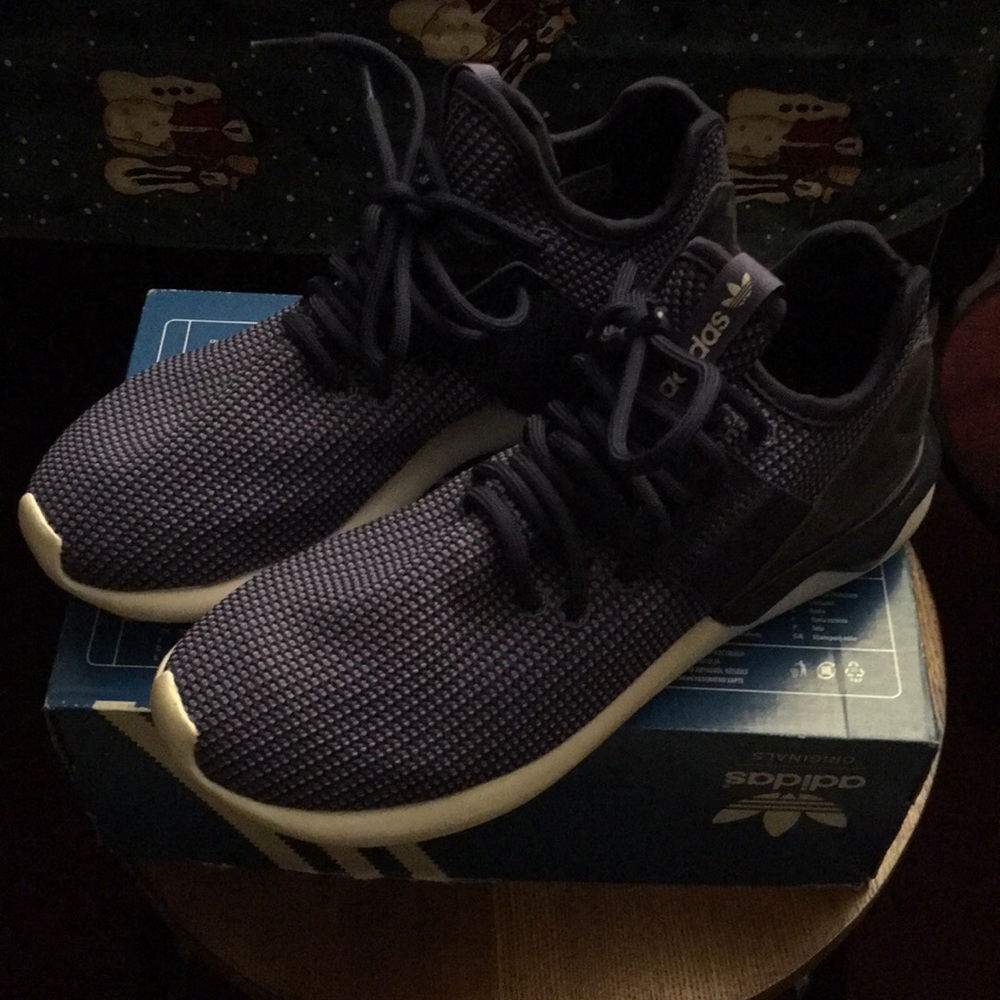 ⭐️BRAND NEW⭐️😎Womens Adidas Tubular