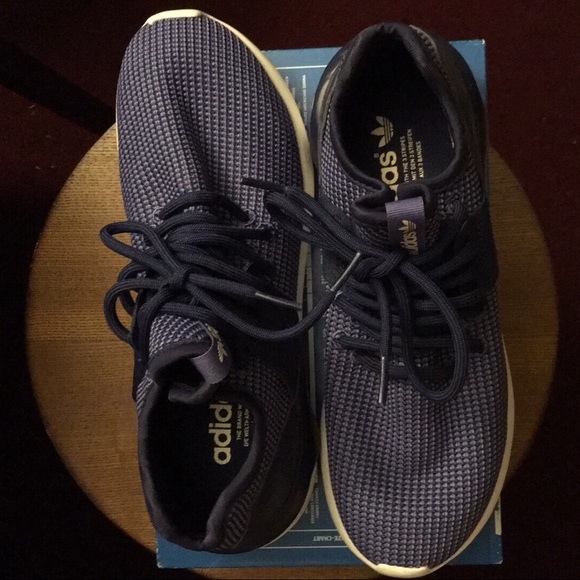 ⭐️BRAND NEW⭐️😎Womens Adidas Tubular - Picture 2 of 5