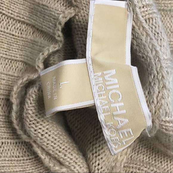 Michael Kors Large mock neck sweater oatmeal/beige - Picture 7 of 8