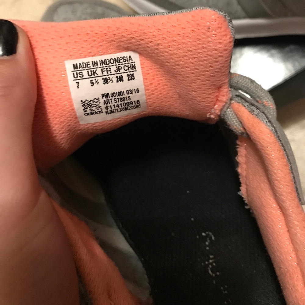 SOLD Adidas sneakers - Picture 5 of 6