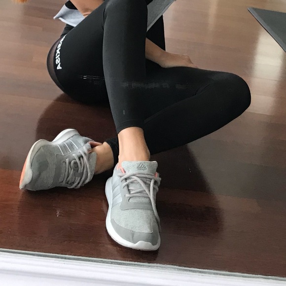 SOLD Adidas sneakers - Picture 3 of 6